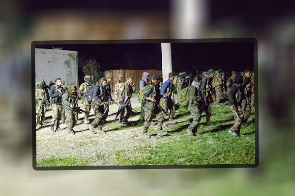 ABD Rakka'ya asker indirdi, YPG'lileri helikopterlerle taşıdı