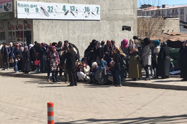 Deprem okulları tatil ettirdi