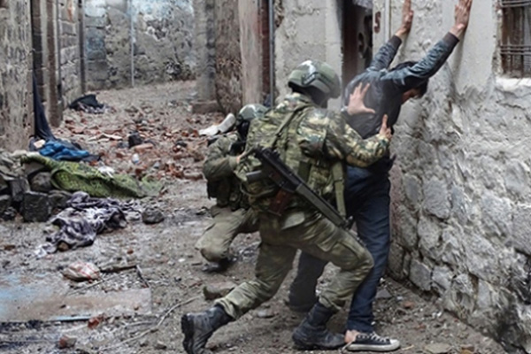 Türkiye'ye girmeye çalışan 4 PKK'lı yakalandı