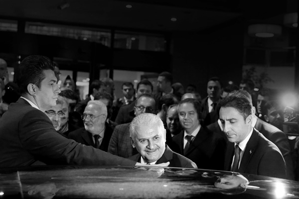 Etyen Mahçupyan: AK Parti'nin oyları CHP'ye kaydı