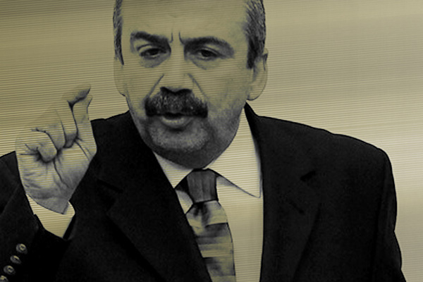 Önder: Davutoğlu, çözüm için uğraşıyordu o yüzden görevden alındı