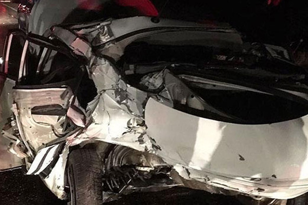 Askeri araç ile otomobil çarpıştı: 6 yaralı