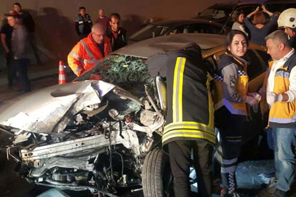 TEM otoyolunda kaza: Yaralılar var