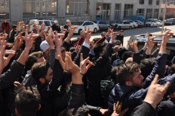 Sinan Oğan'ın toplantısında kavga