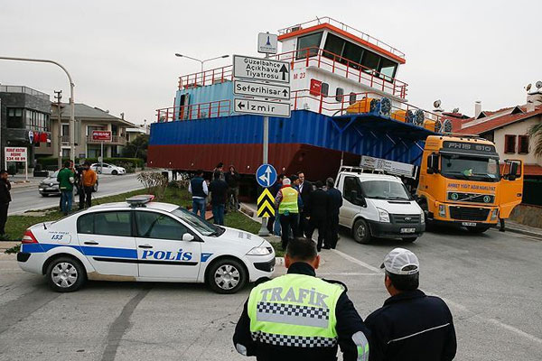 TIR arıza yapınca yol kapandı