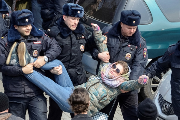 Rusya'da 500 muhalif gözaltında!