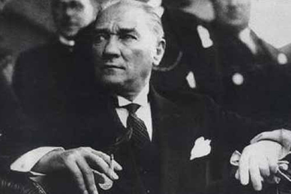 Okullarda Nutuk dağıtmak artık yasak