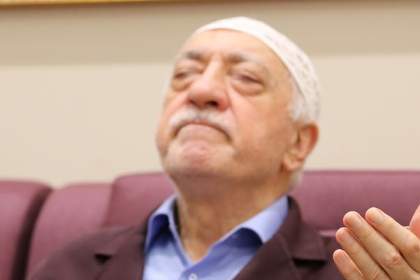 Almanya FETÖ'cüleri böyle uyardı: MİT sizi izliyor...