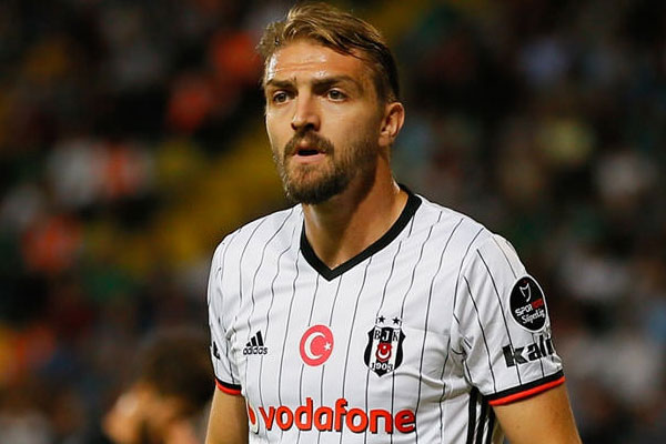 Beşiktaş'a Caner Erkin'den kötü haber