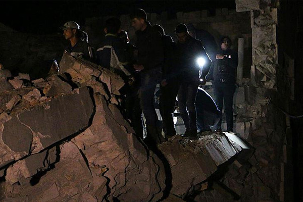 Suriye'de sivil katliam: 33 ölü