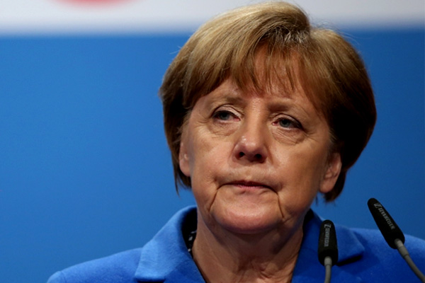 Merkel’den Türkiye’ye övgü