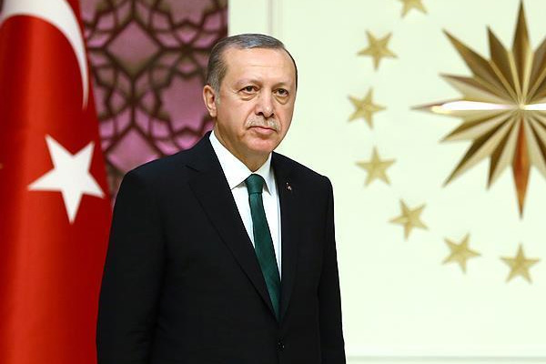 Erdoğan'dan 7 dilde Regaip Kandili kutlaması