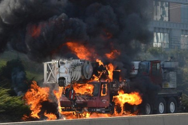Tekirdağ'da vinç alev alev yandı