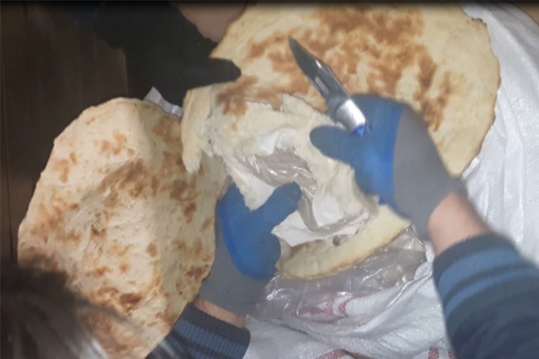 Ekmek içinde eroin bulundu
