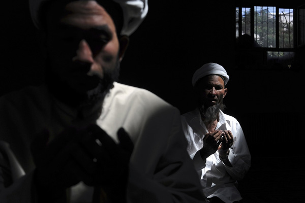 Çin'den Uygur Müslümanlarına yeni yasaklar!