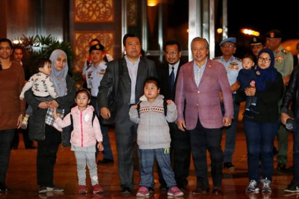 Kuzey Kore'de rehin tutulan Malezyalılar serbest!