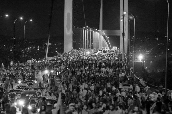 Darbe girişiminin WhatsApp yazışmaları