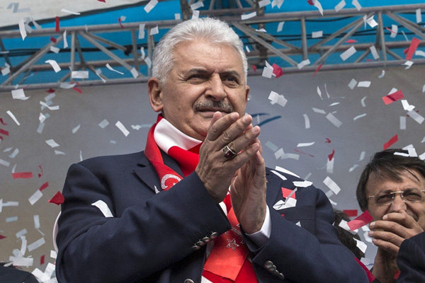 'Bizi Türk ve Kürt olarak ayrıştırmak istiyorlar'