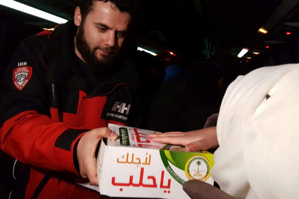 Humus'tan gelen sivilleri İHH karşıladı