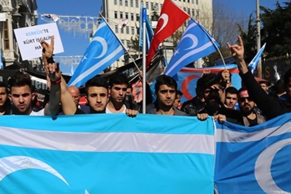 Kerkük'e IKYB bayrağı asılmasına Taksim'de protesto