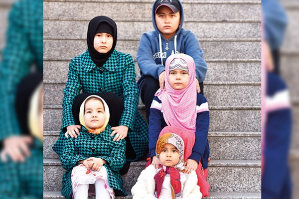 5 Tacik çocuk ortada kaldı!