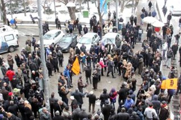 Hakkari'de gösteri ve yürüyüşler yasaklandı