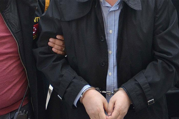 İzmir'de FETÖ soruşturması: 11 tutuklama