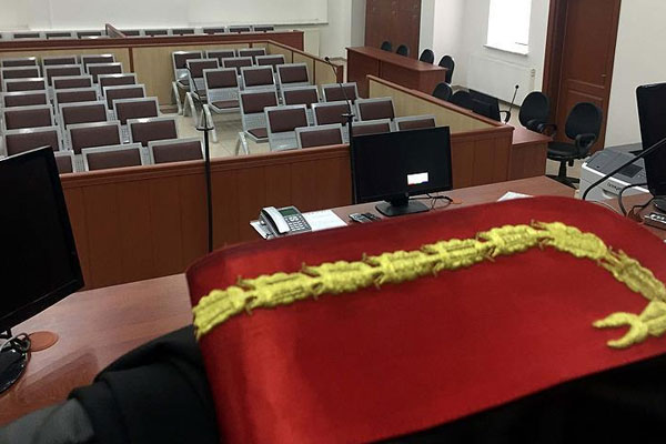 9 hakim ve savcı FETÖ'den gözaltında