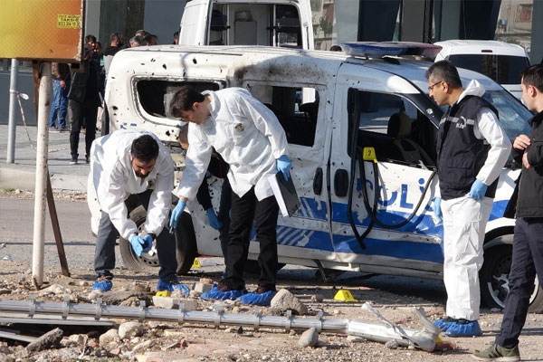 Polise bombalı saldırıyla iligli 10 gözaltı