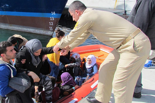 NATO’dan Çeşme’de sığınmacı operasyonu