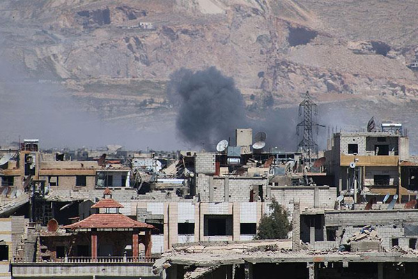 Suriye'de rejimden yerleşim yerlerine hava saldırısı