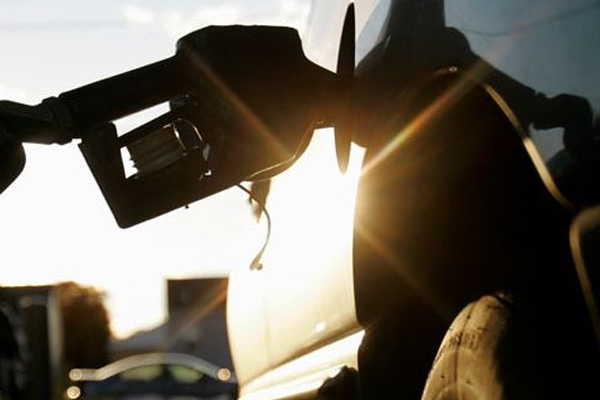 Park halindeki kepçeden 150 litre mazot çaldılar