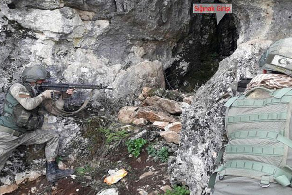 Diyarbakır'da 11 sığınak ele geçirildi