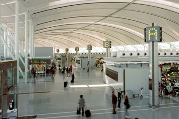 Toronto Havaalanı'nda bomba paniği!