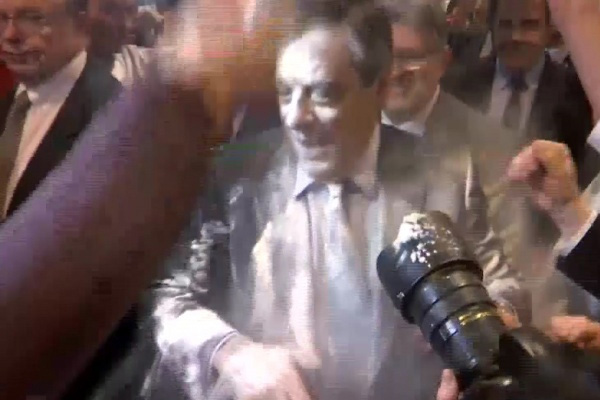 Fransa'da yine 'un'lu protesto