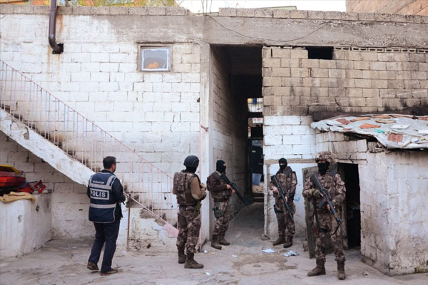 200 polisle uyuşturucu operasyonu