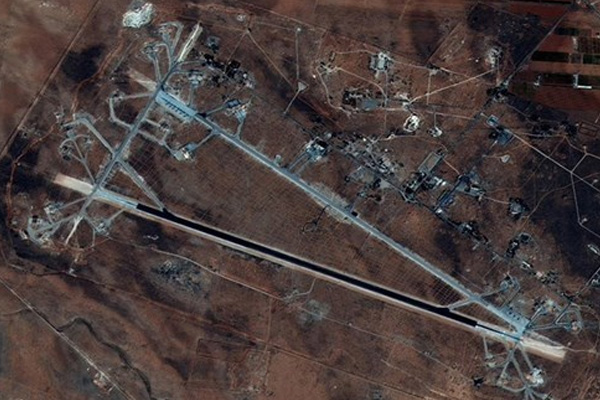 ABD'nin Suriye'de vurduğu Şaryat Hava Üssü'nden ilk görüntüler