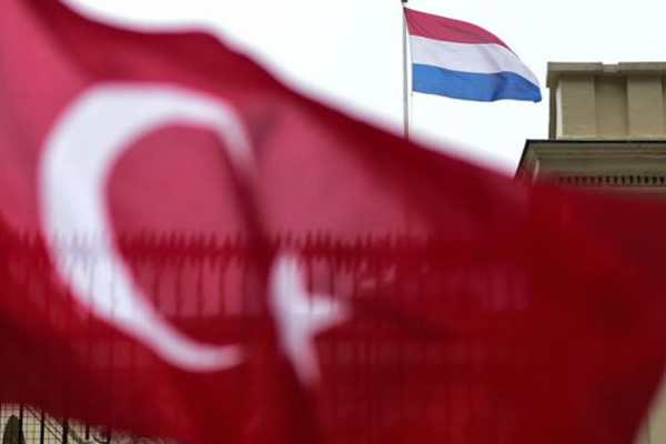 Hollanda basını: Vatandaşlarımız Türkiye'de mahsur kaldı