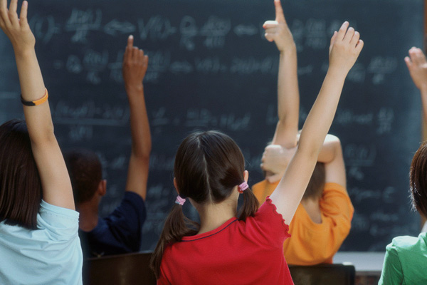 17 Nisan Pazartesi günü okullar tatil edildi