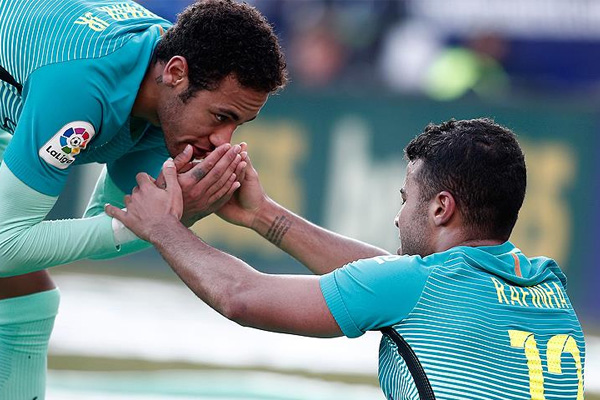 Barcelona'da Rafinha şoku