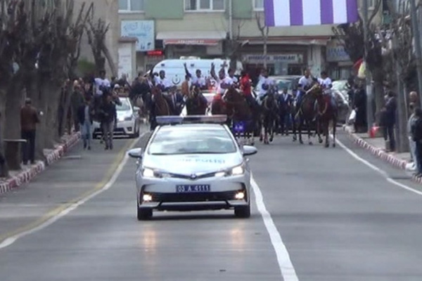 Bahçeli’ye atlı karşılama