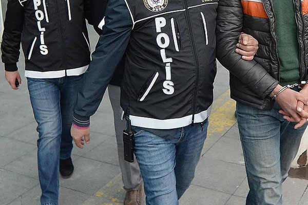 Konya'da eski polislere 'ByLock' operasyonu