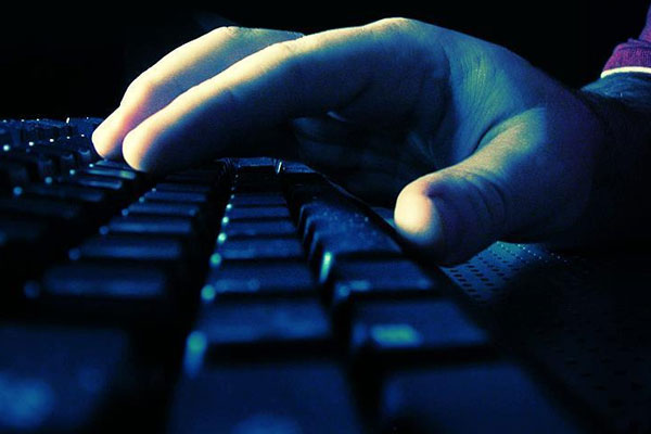 Fransa'dan 'siber ordu' atağı