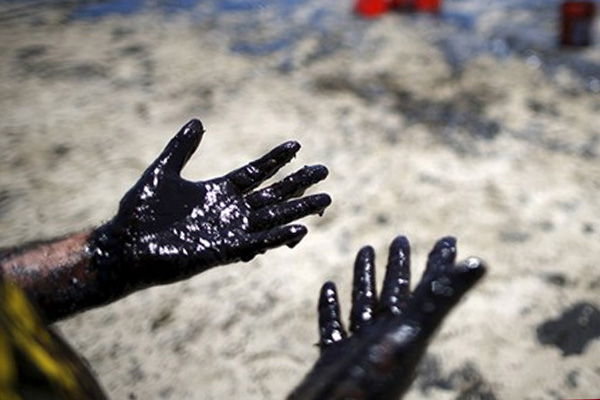 Yemen'de sızan petrol alev aldı: 33 yaralı