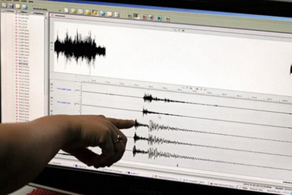 Van'da korkutan deprem
