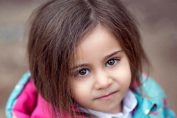 12'nci kattan düşen minik Hira'yı kuzeni düşürmüş!