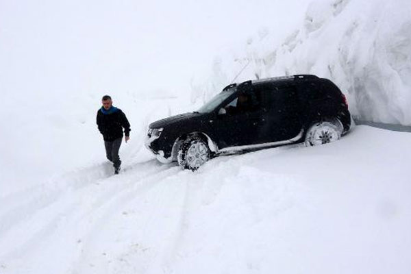 Rize'ye nisan ayında kar yağdı