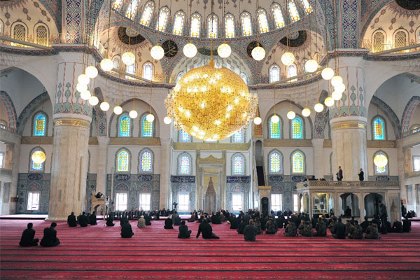 Toprağa gömülü 3 ton esrar ele geçirildi