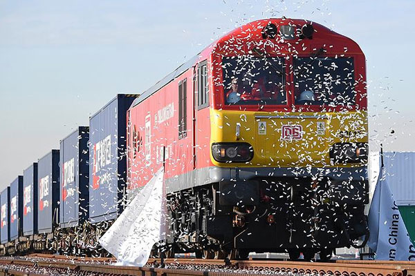 İngiltere'den Çin'e 17 günlük raylı ticaret