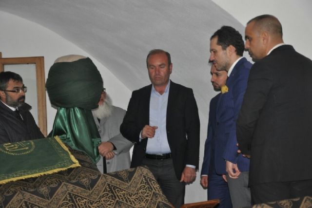 Erbakan Vakfı Genel Başkanı Fatih Erbakan�dan Şeyh Edebali Türbesine